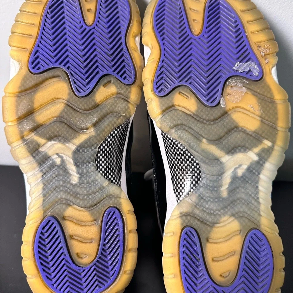 Jordan 11 Retro GS Concord. Size 7Y. Limited edition from 2018.